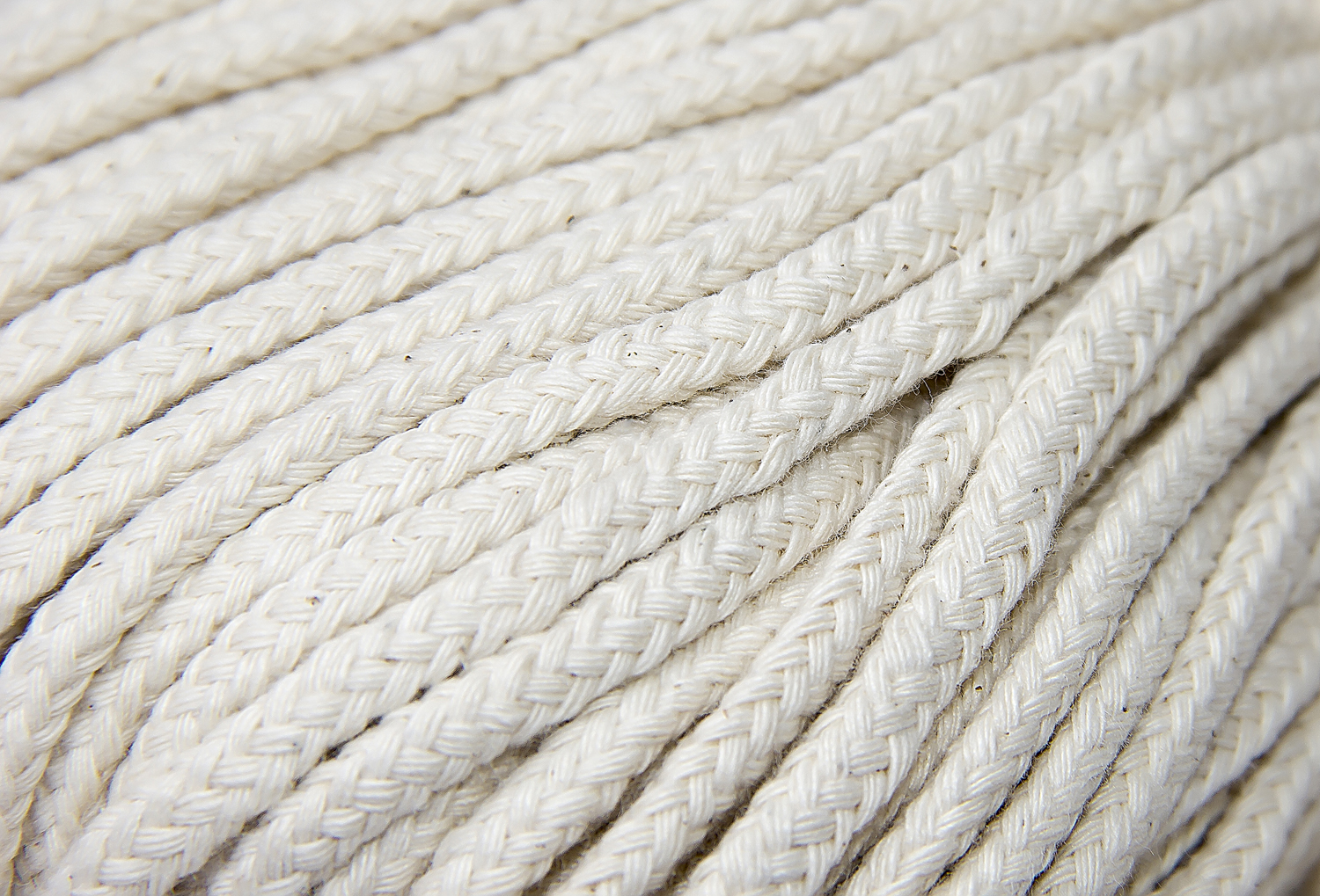 Хлопок плетение. Веревка 4мм*30м. Шнур хб крученый 4 мм. Хлопковая веревка. Плетеная веревка.
